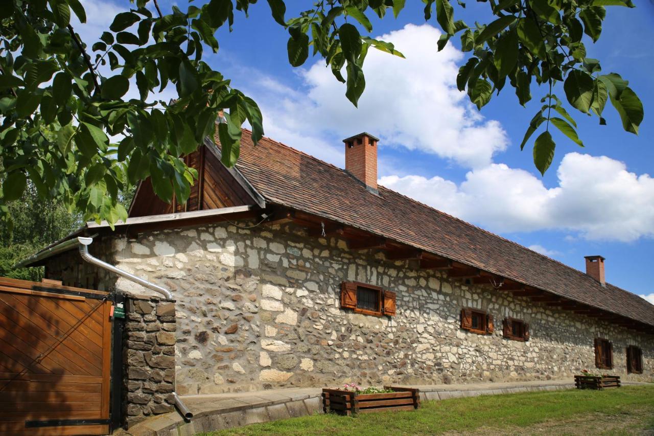 Tanya Ueduelohaz Villa Garab Exterior photo